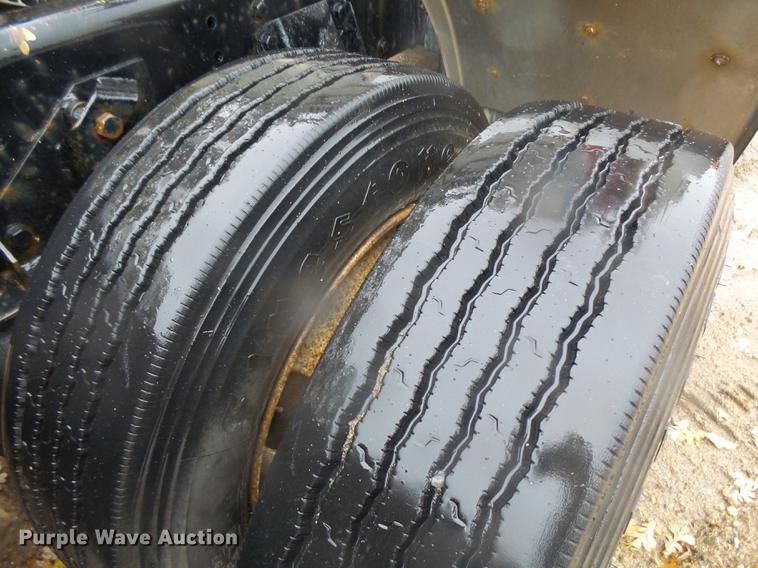 image for item DA3586 1989 Peterbilt 379 semi truck