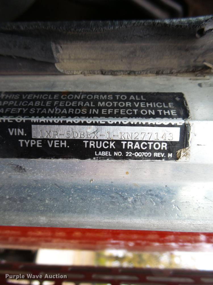 image for item DA3586 1989 Peterbilt 379 semi truck