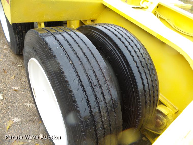 image for item DA3587 1995 Entyre lowboy equipment trailer