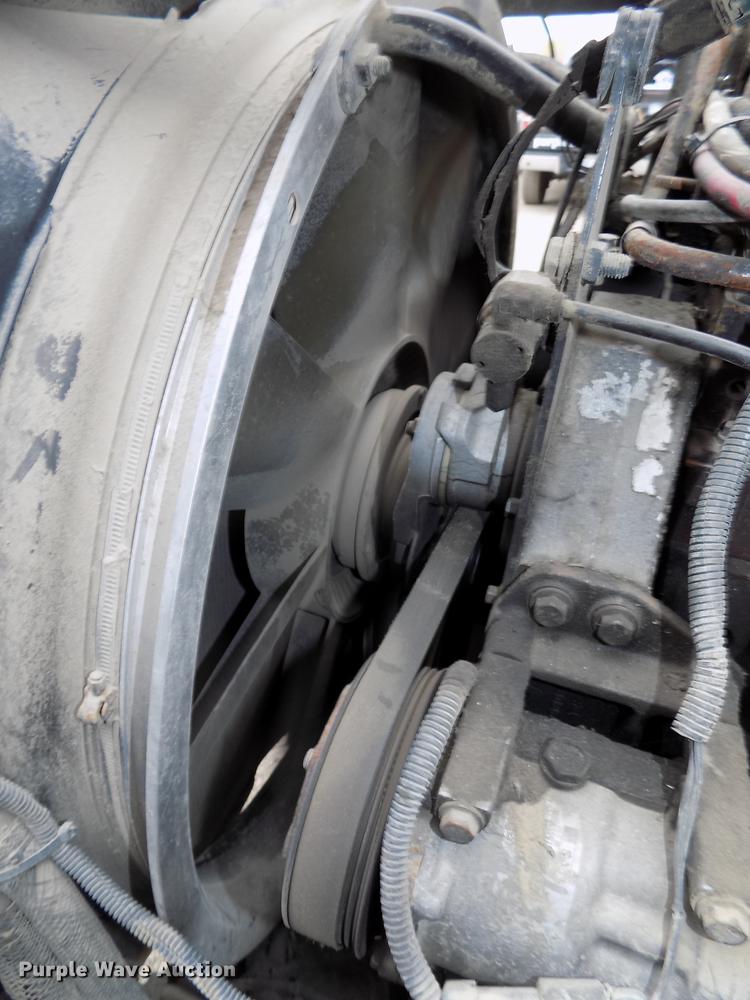 image for item DB8510 2000 Volvo VN semi truck