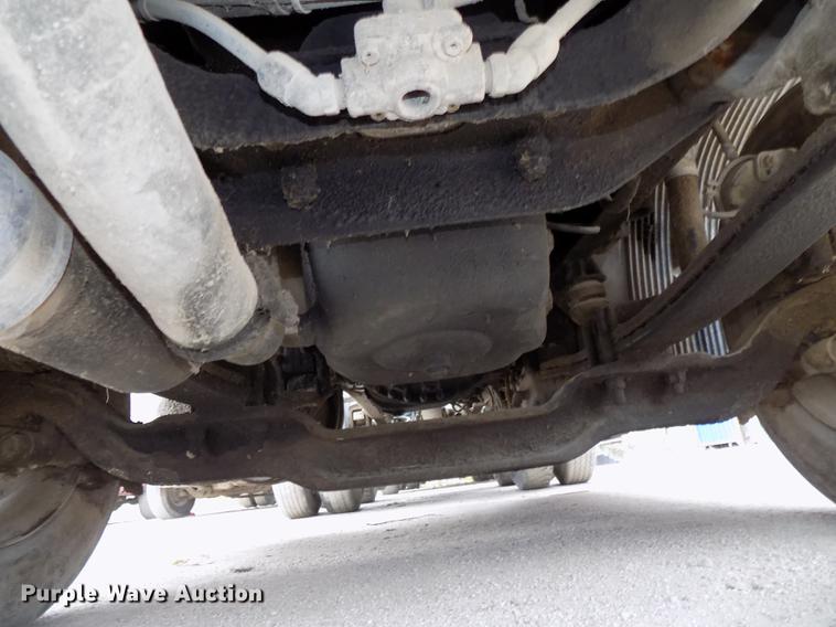 image for item DB8510 2000 Volvo VN semi truck