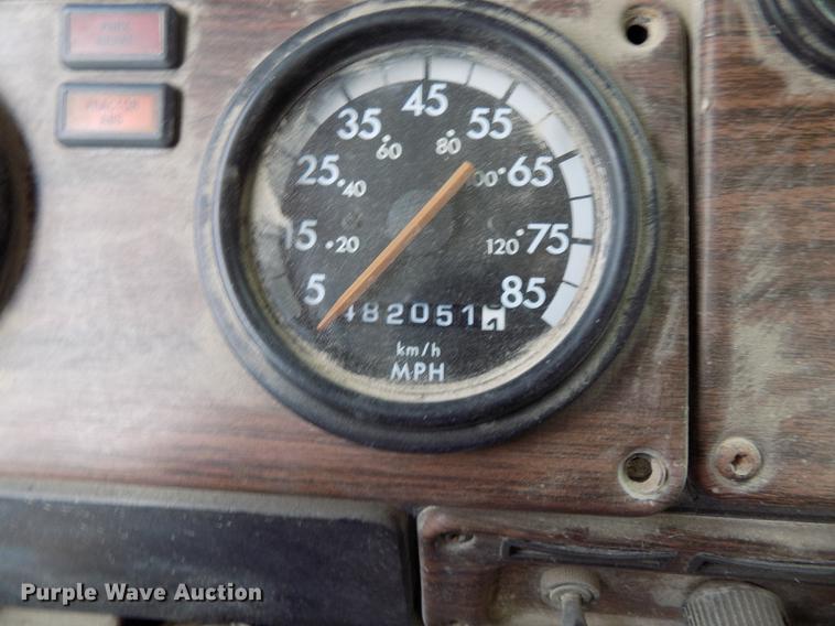 image for item DB8511 2001 Freightliner FL112 semi truck