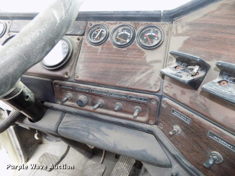 image for item DB8511 2001 Freightliner FL112 semi truck