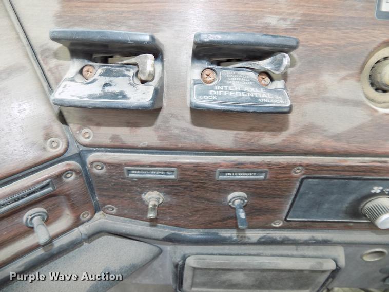 image for item DB8511 2001 Freightliner FL112 semi truck