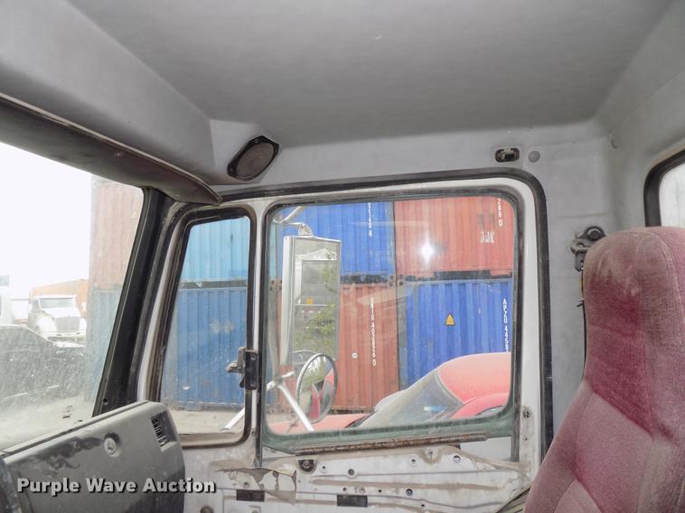 image for item DB8511 2001 Freightliner FL112 semi truck