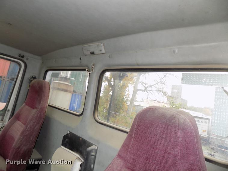 image for item DB8511 2001 Freightliner FL112 semi truck