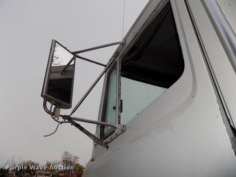 image for item DB8511 2001 Freightliner FL112 semi truck