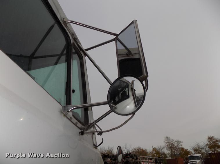 image for item DB8511 2001 Freightliner FL112 semi truck