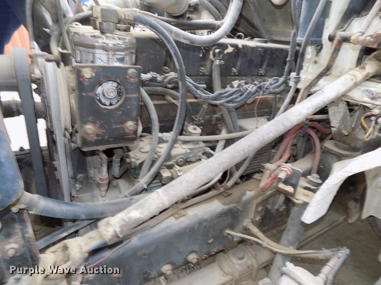 image for item DB8511 2001 Freightliner FL112 semi truck