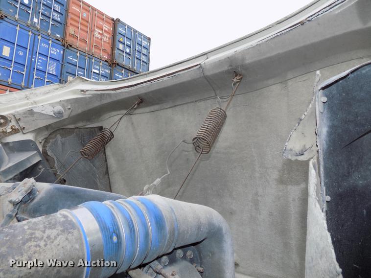 image for item DB8511 2001 Freightliner FL112 semi truck