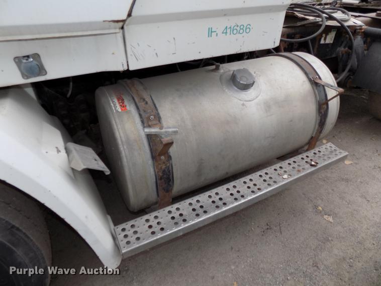 image for item DB8511 2001 Freightliner FL112 semi truck