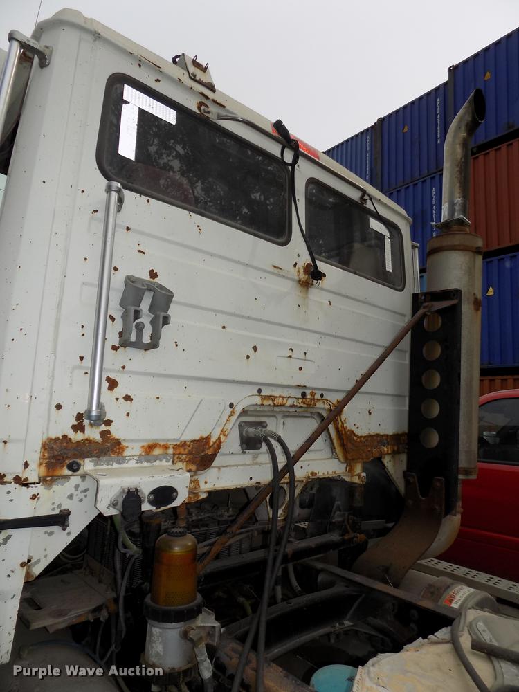 image for item DB8511 2001 Freightliner FL112 semi truck