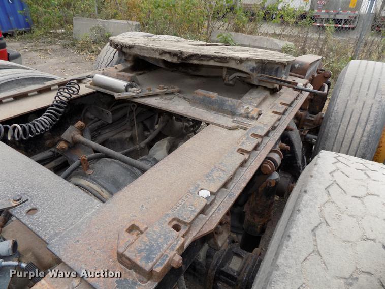 image for item DB8511 2001 Freightliner FL112 semi truck