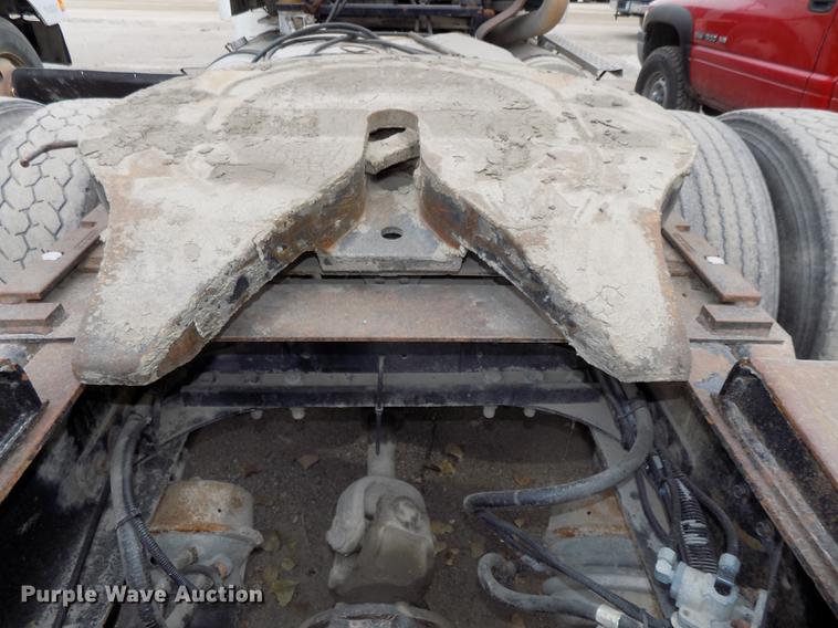 image for item DB8511 2001 Freightliner FL112 semi truck