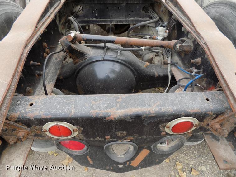 image for item DB8511 2001 Freightliner FL112 semi truck