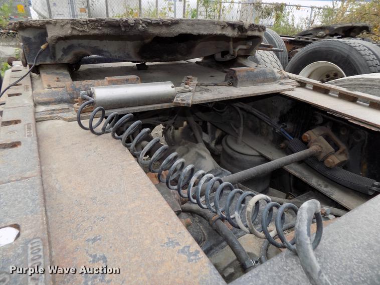 image for item DB8511 2001 Freightliner FL112 semi truck