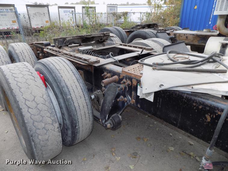 image for item DB8511 2001 Freightliner FL112 semi truck