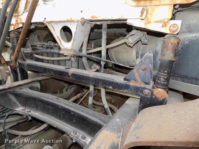 image for item DB8511 2001 Freightliner FL112 semi truck