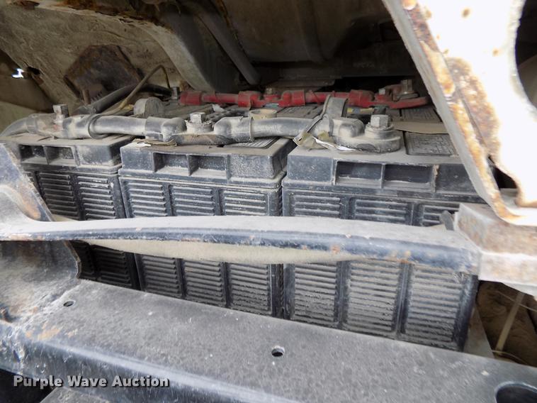 image for item DB8511 2001 Freightliner FL112 semi truck