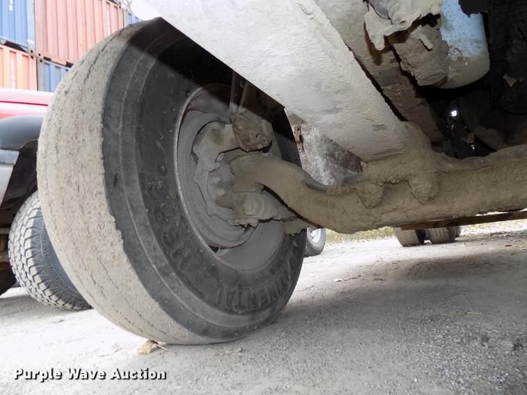 image for item DB8511 2001 Freightliner FL112 semi truck