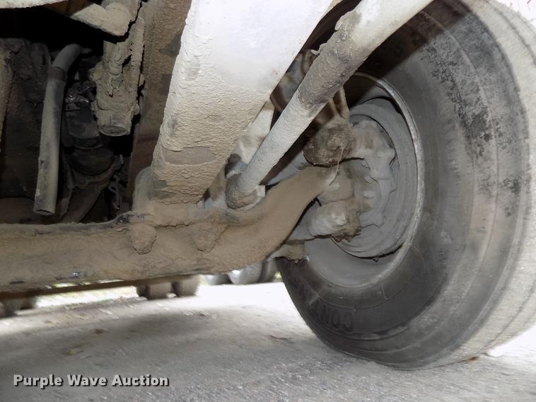 image for item DB8511 2001 Freightliner FL112 semi truck