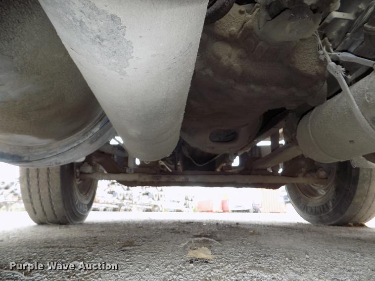 image for item DB8511 2001 Freightliner FL112 semi truck