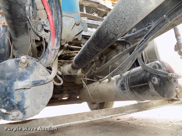 image for item DB8511 2001 Freightliner FL112 semi truck