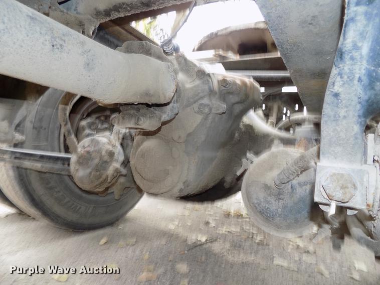 image for item DB8511 2001 Freightliner FL112 semi truck