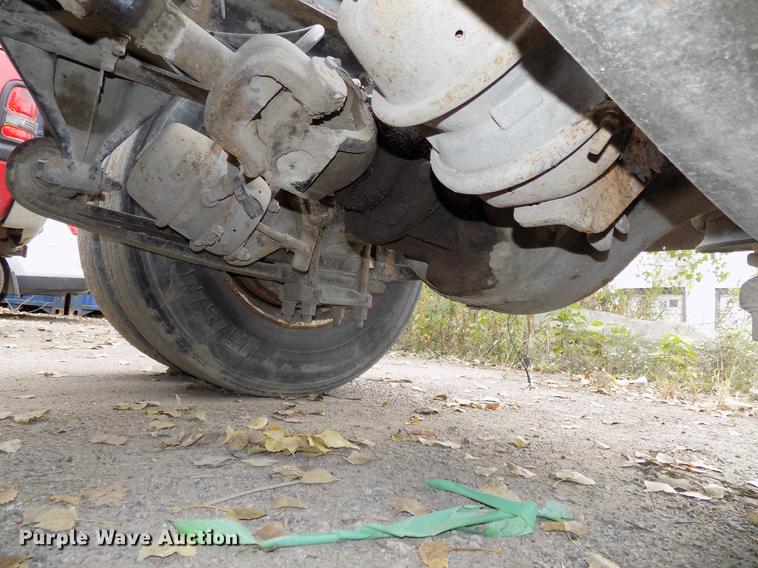 image for item DB8511 2001 Freightliner FL112 semi truck