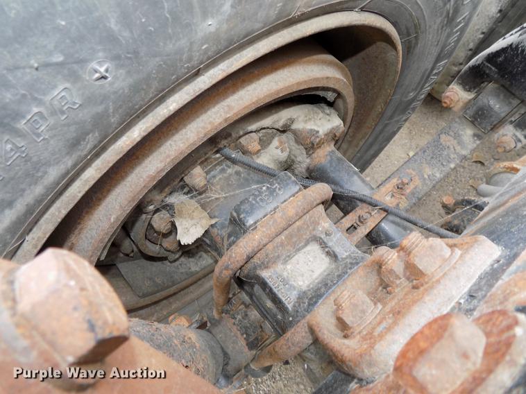 image for item DB8511 2001 Freightliner FL112 semi truck