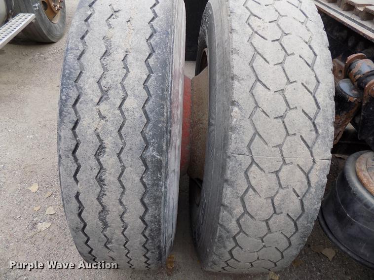 image for item DB8511 2001 Freightliner FL112 semi truck