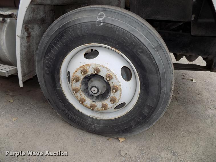 image for item DB8511 2001 Freightliner FL112 semi truck