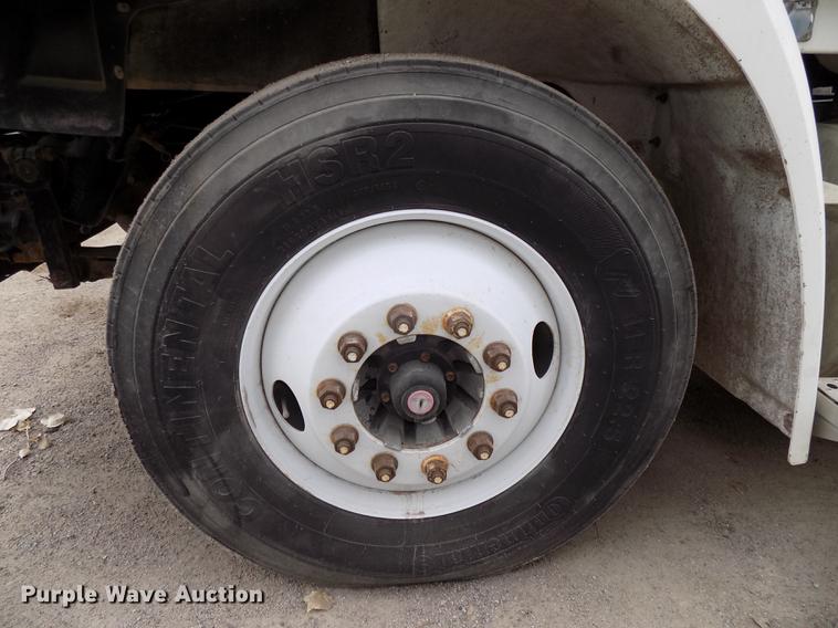 image for item DB8511 2001 Freightliner FL112 semi truck