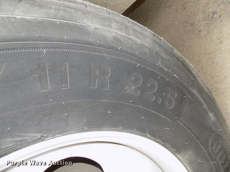 image for item DB8511 2001 Freightliner FL112 semi truck