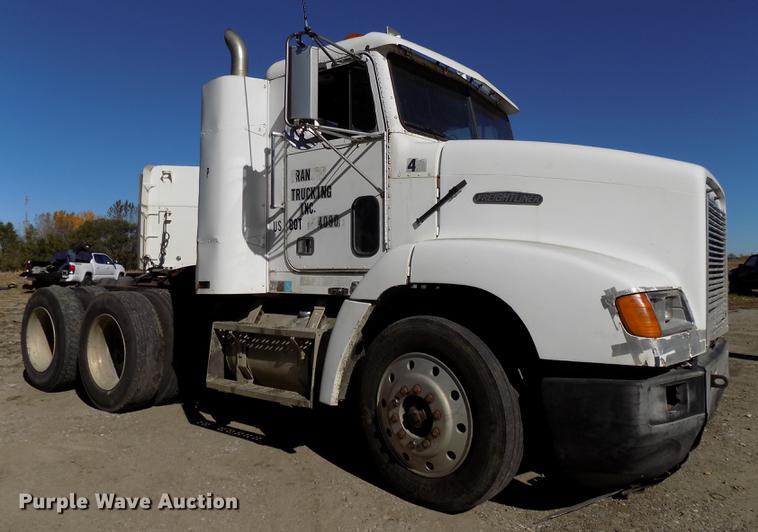 image for item DB8523 1991 Freightliner FLD120 semi truck