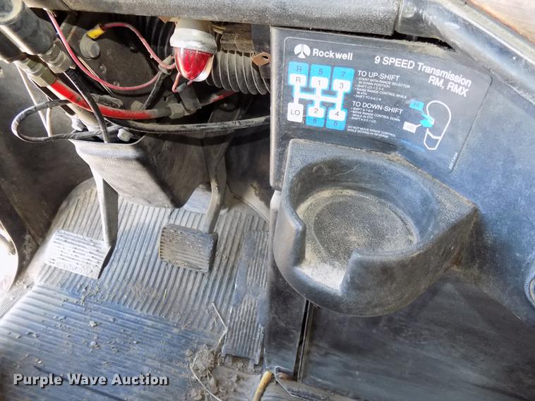 image for item DB8523 1991 Freightliner FLD120 semi truck