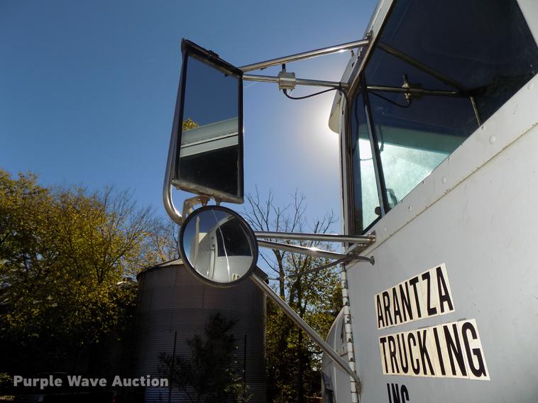 image for item DB8523 1991 Freightliner FLD120 semi truck