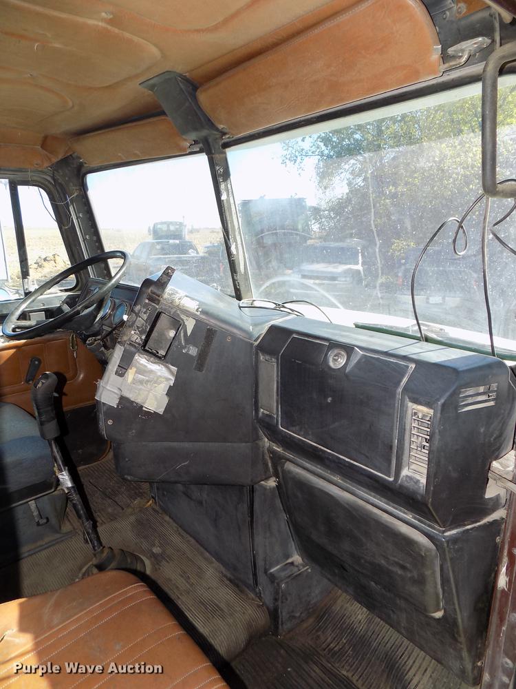 image for item DB8523 1991 Freightliner FLD120 semi truck