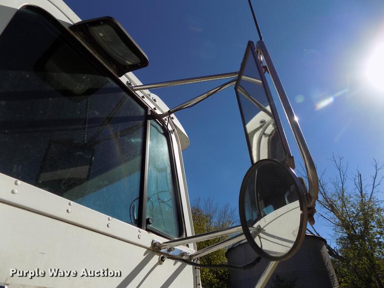 image for item DB8523 1991 Freightliner FLD120 semi truck