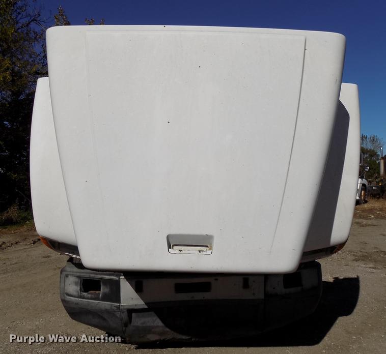 image for item DB8523 1991 Freightliner FLD120 semi truck