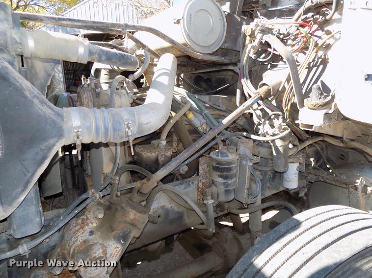 image for item DB8523 1991 Freightliner FLD120 semi truck