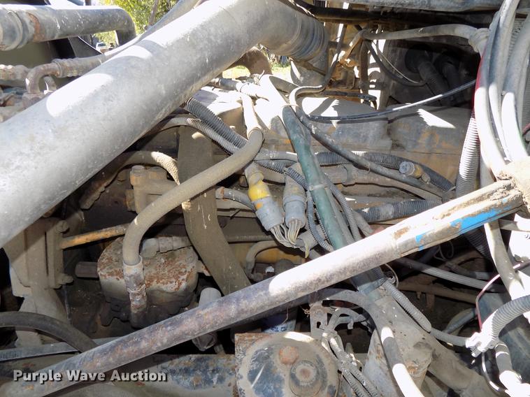 image for item DB8523 1991 Freightliner FLD120 semi truck