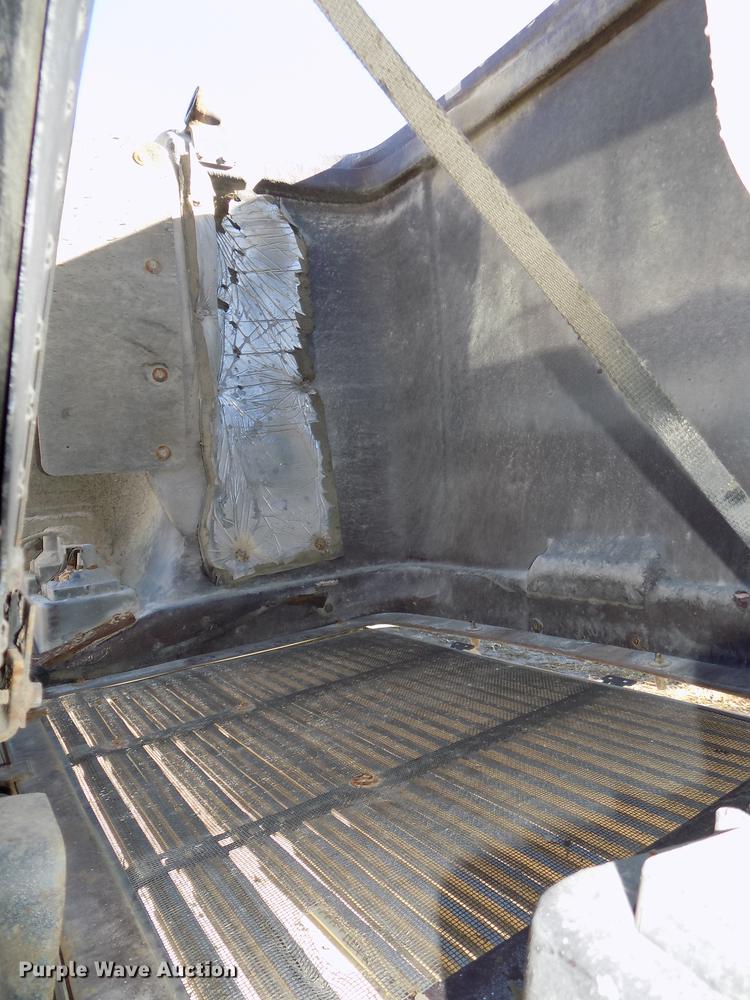 image for item DB8523 1991 Freightliner FLD120 semi truck