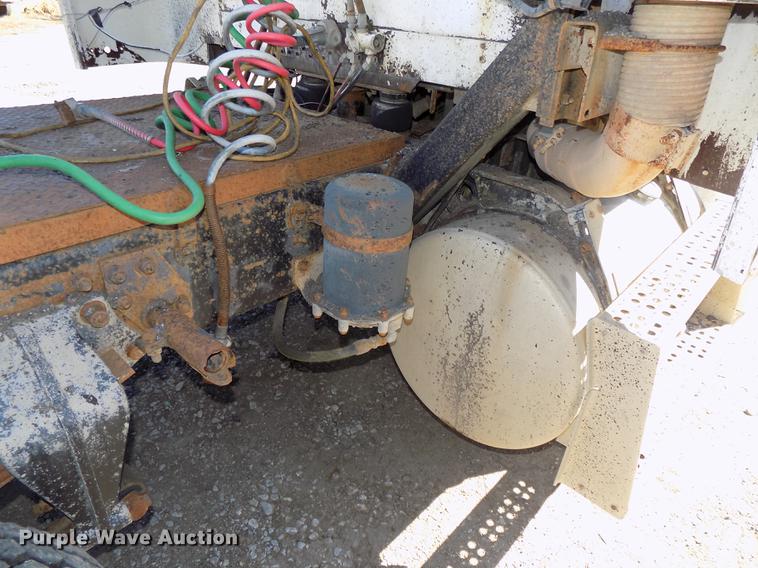 image for item DB8523 1991 Freightliner FLD120 semi truck