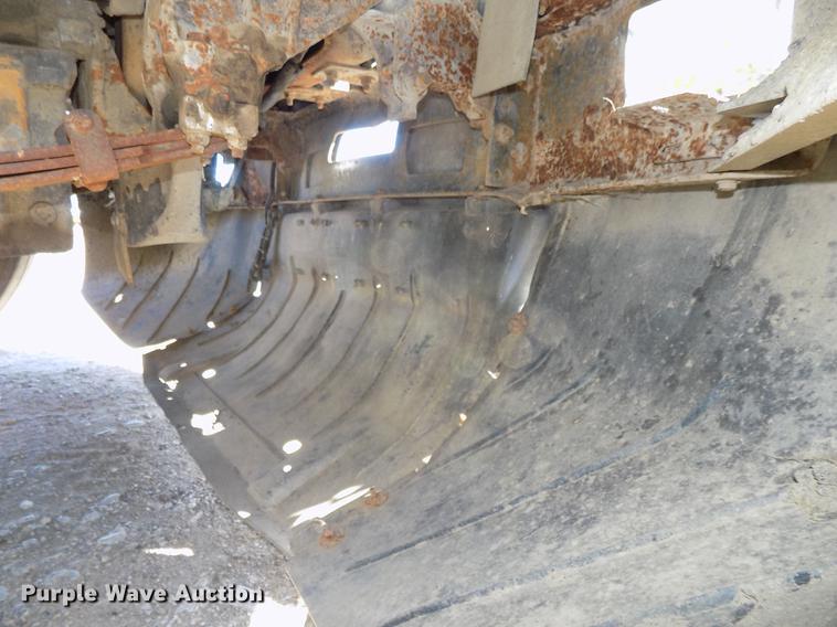 image for item DB8523 1991 Freightliner FLD120 semi truck