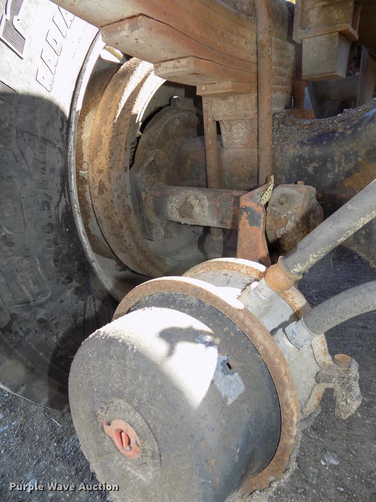 image for item DB8523 1991 Freightliner FLD120 semi truck