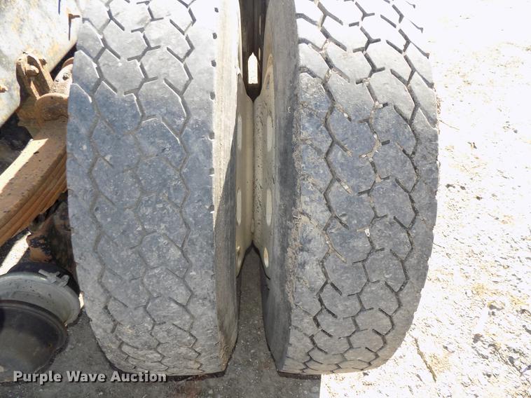 image for item DB8523 1991 Freightliner FLD120 semi truck