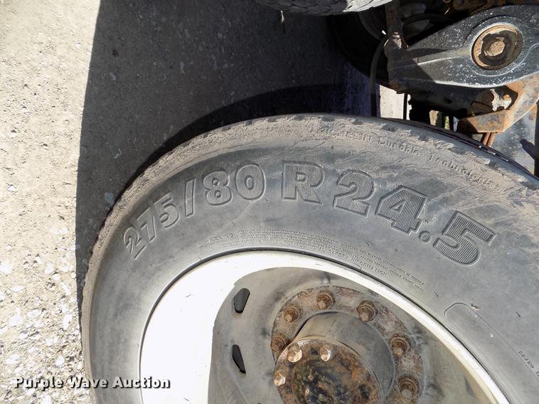 image for item DB8523 1991 Freightliner FLD120 semi truck