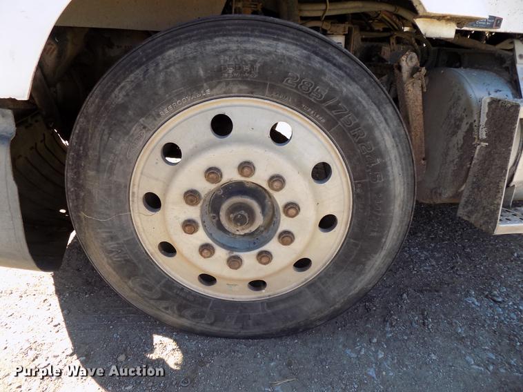 image for item DB8523 1991 Freightliner FLD120 semi truck