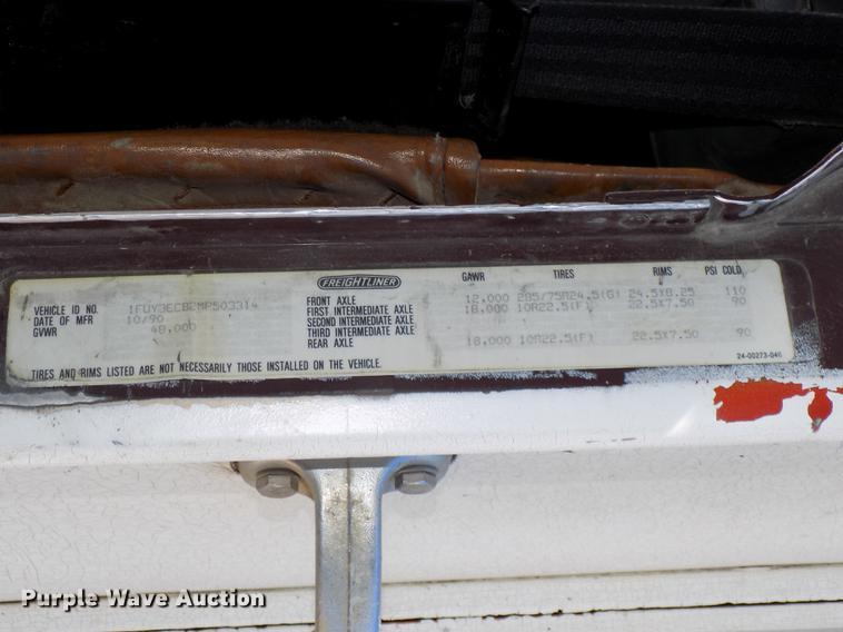 image for item DB8523 1991 Freightliner FLD120 semi truck